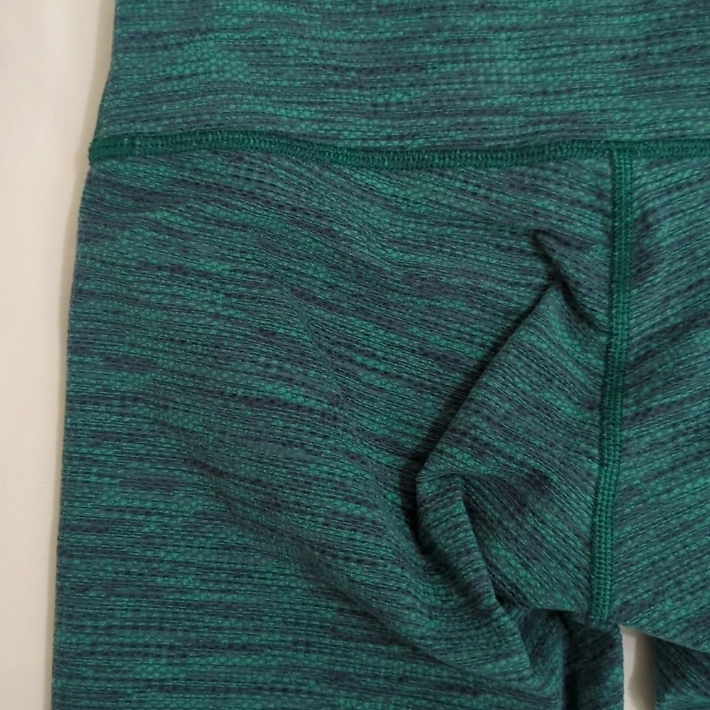 Lululemon Wunder Under Crop, Color Diamond Jacquard Teal Size 4